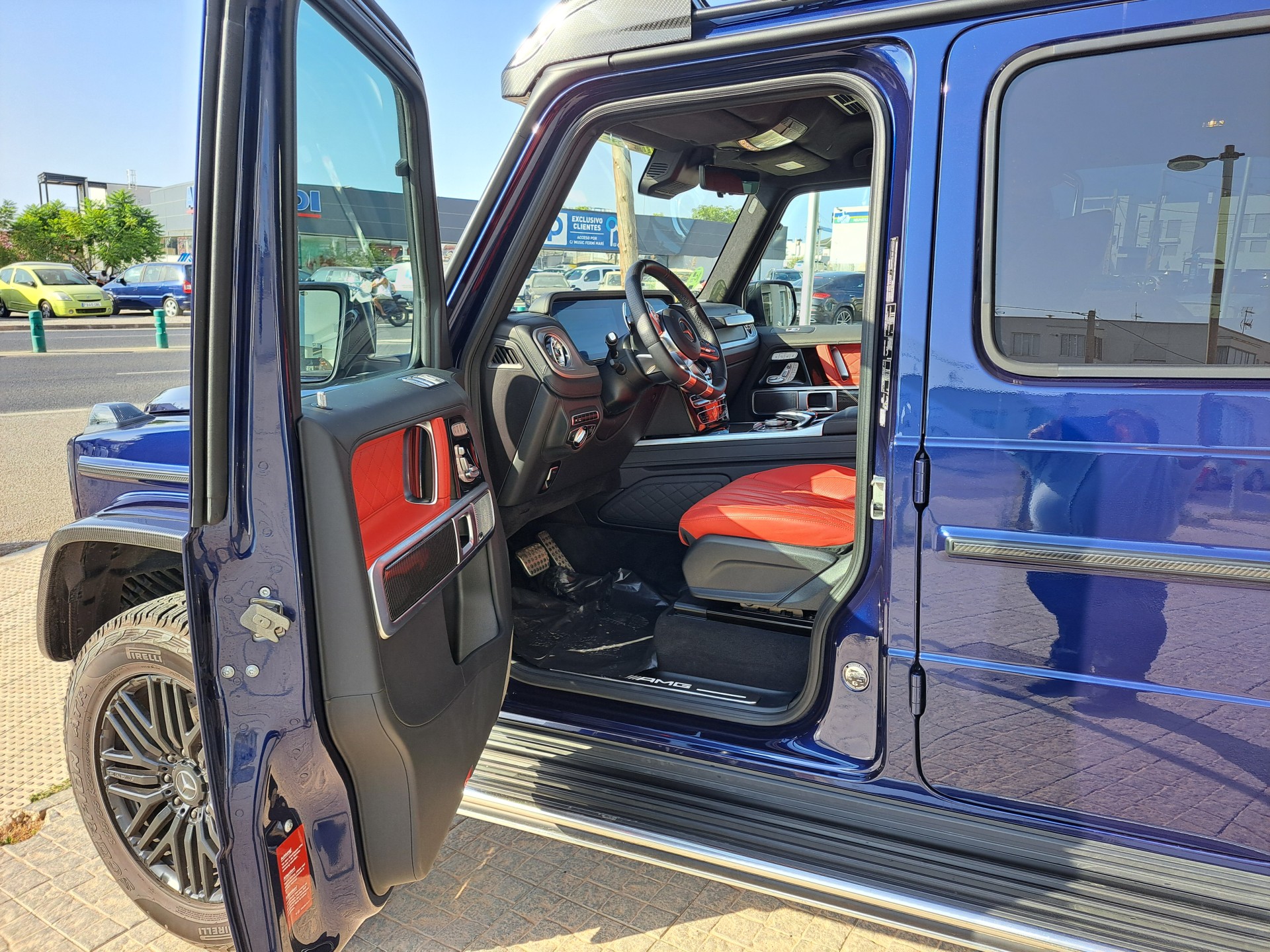 MERCEDES-BENZ G63 AMG