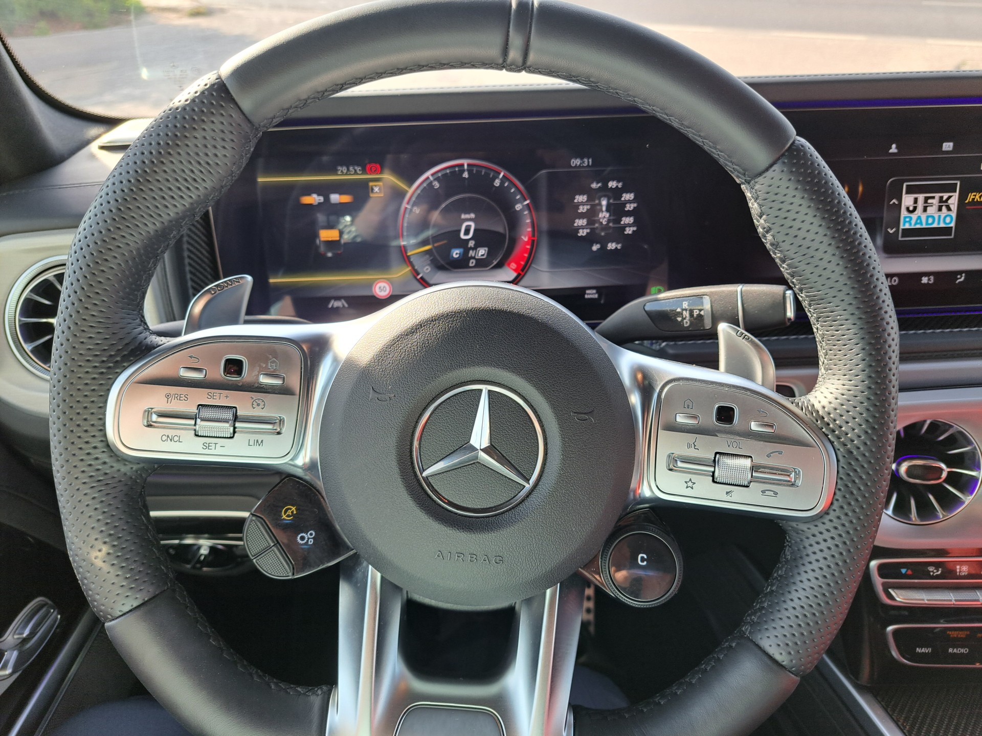 MERCEDES-BENZ G63 AMG