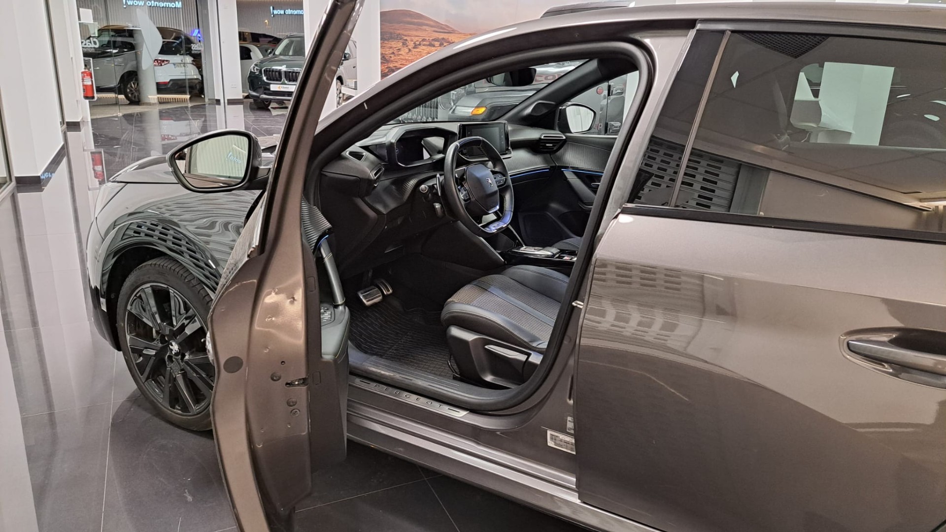PEUGEOT 208 GT- PureTech