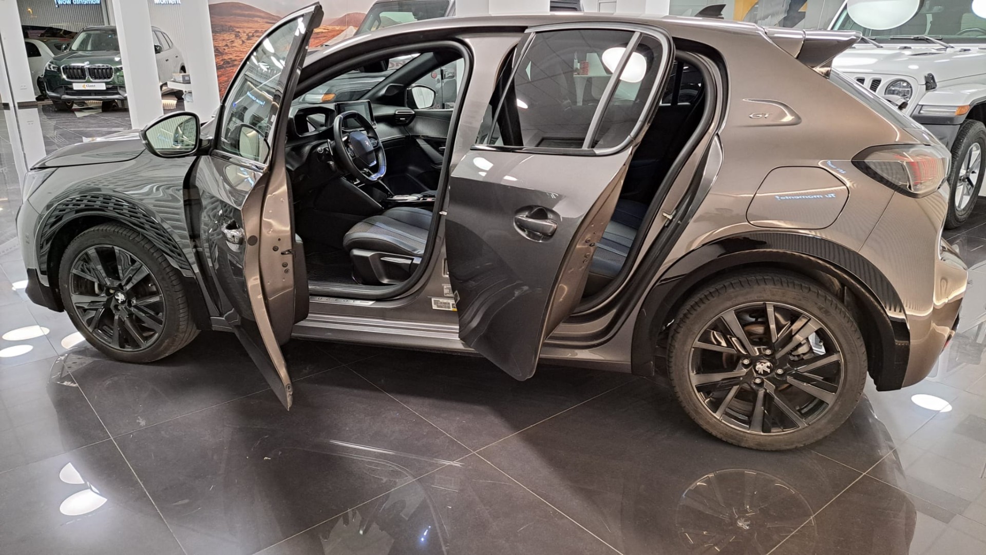 PEUGEOT 208 GT- PureTech