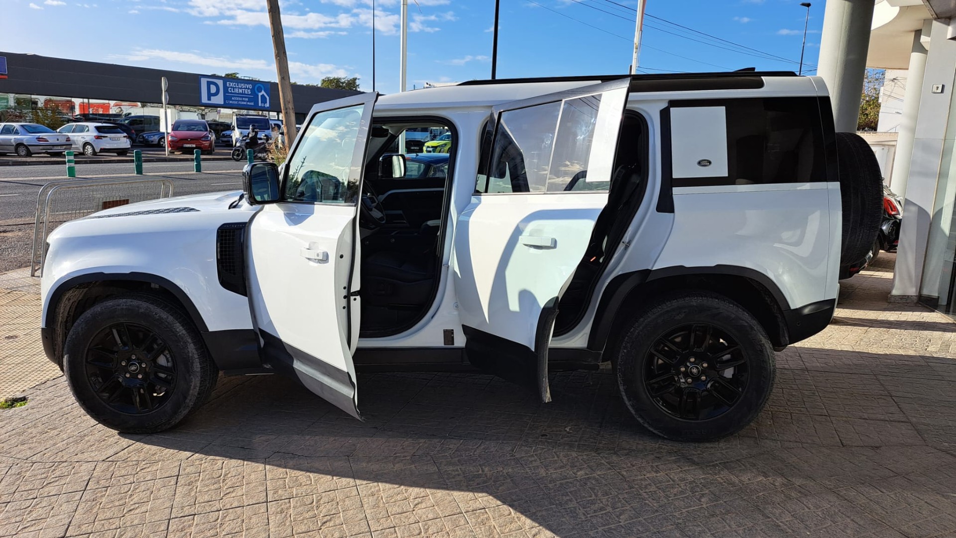 LAND-ROVER DEFENDER MHEV